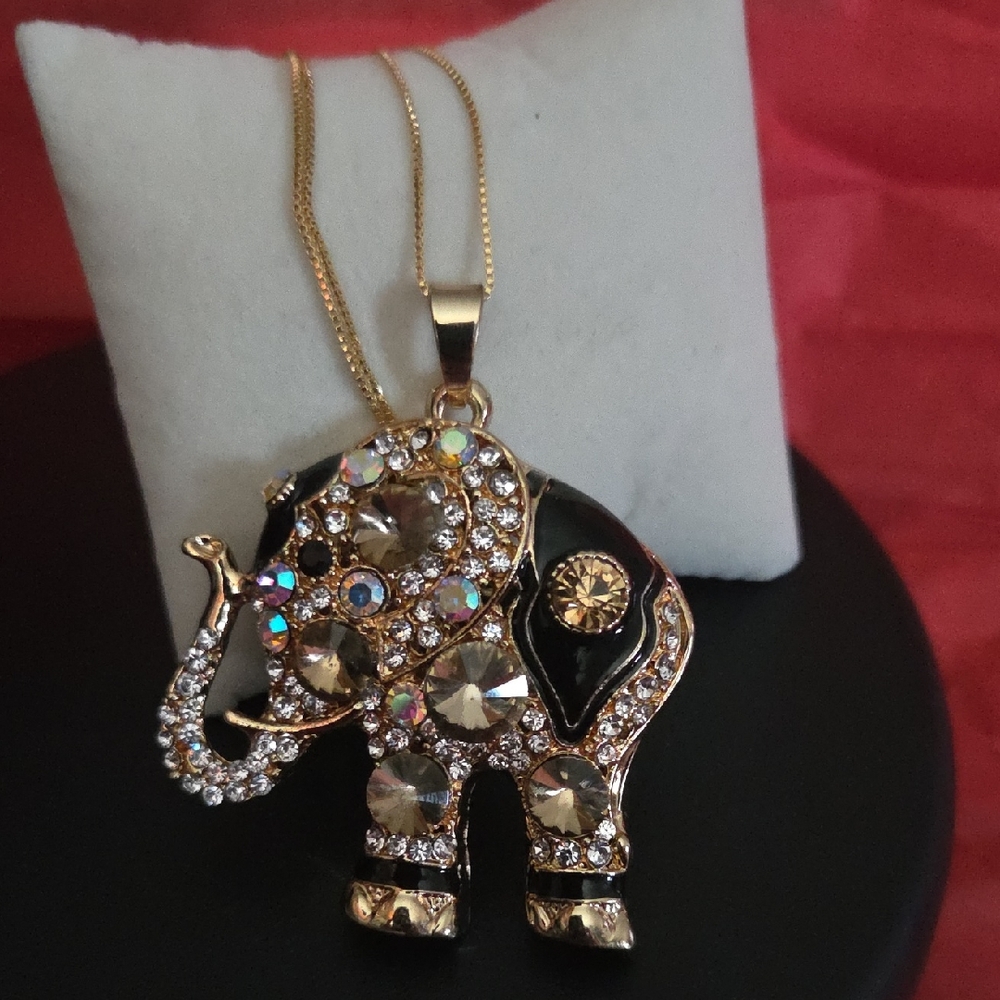 Elegant Gold Elephant Pendant Necklace